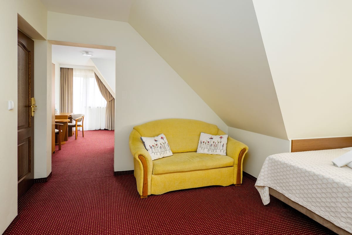 Quadruple Room, Balcony | Desk, iron/ironing board, free WiFi, bed sheets