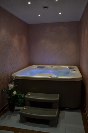 Indoor spa tub - Czerwone Wierchy (Bukowina Tatrzanska)