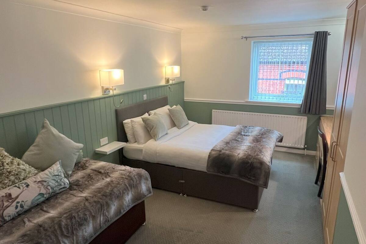 standard double or twin room | 1 bedroom, iron/ironing board, free wifi, bed sheets