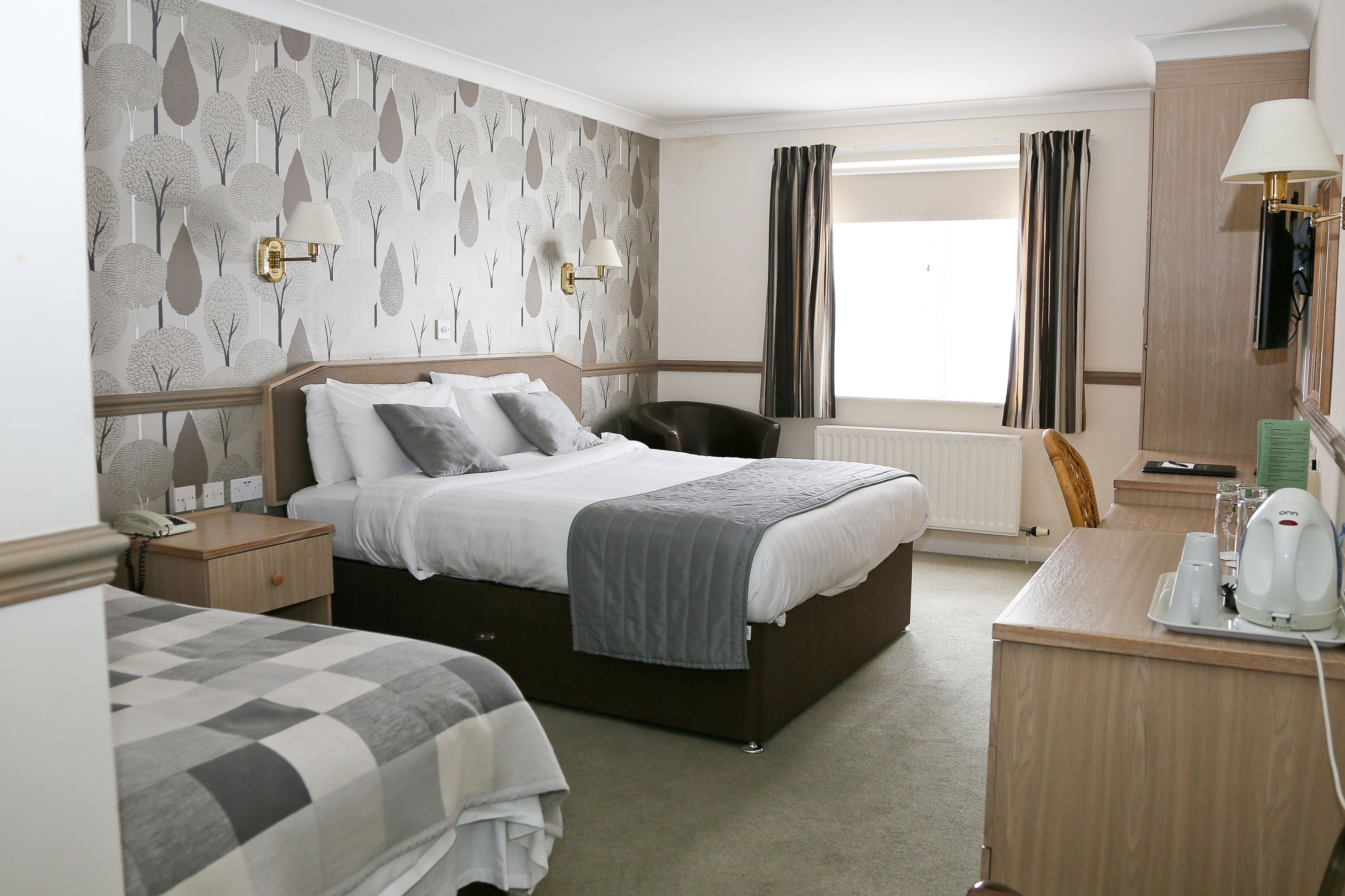 superior double or twin room | 1 bedroom, iron/ironing board, free wifi, bed sheets