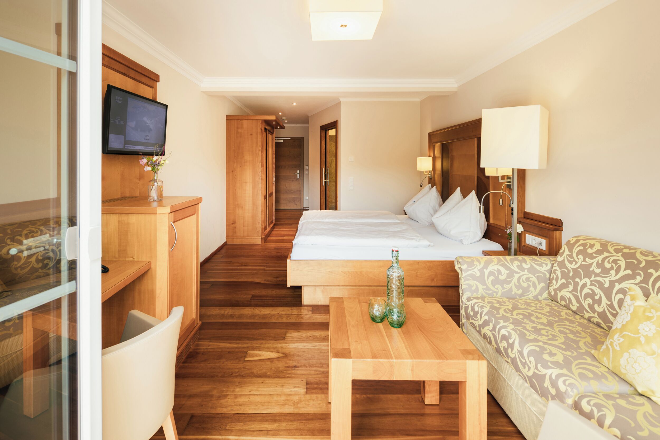 comfort double or twin room | 1 bedroom, in-room safe, desk, laptop workspace