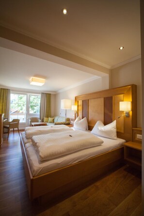 Double Room | In-room safe, desk, laptop workspace, soundproofing - Gasthof Schorn (Groedig)