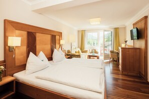 Comfort Double or Twin Room | In-room safe, desk, laptop workspace, soundproofing