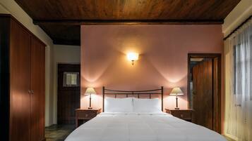 Double Room | Desk, soundproofing, iron/ironing board, free WiFi