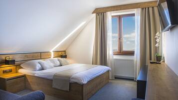 Phòng 4 phong cách cổ điển | Bàn, bàn ủi/dụng cụ ủi quần áo, truy cập Internet không dây miễn phí