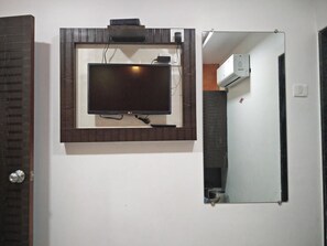 Deluxe Double Room | Room amenity - Hotel Sion Residency (Mumbai)