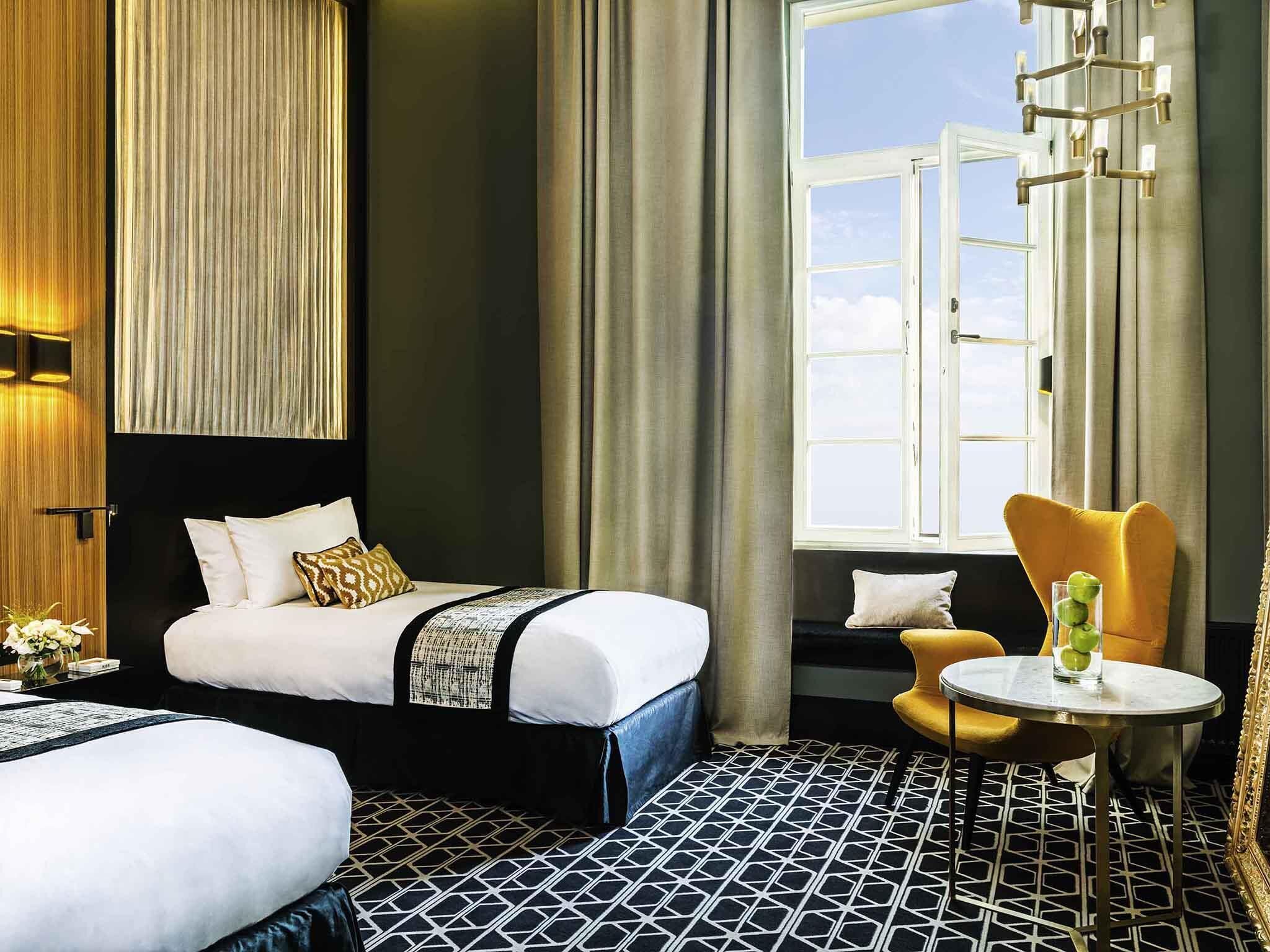 Deluxe Room, 2 Single Beds, Courtyard View | Premium bedding, minibar, in-room safe, desk