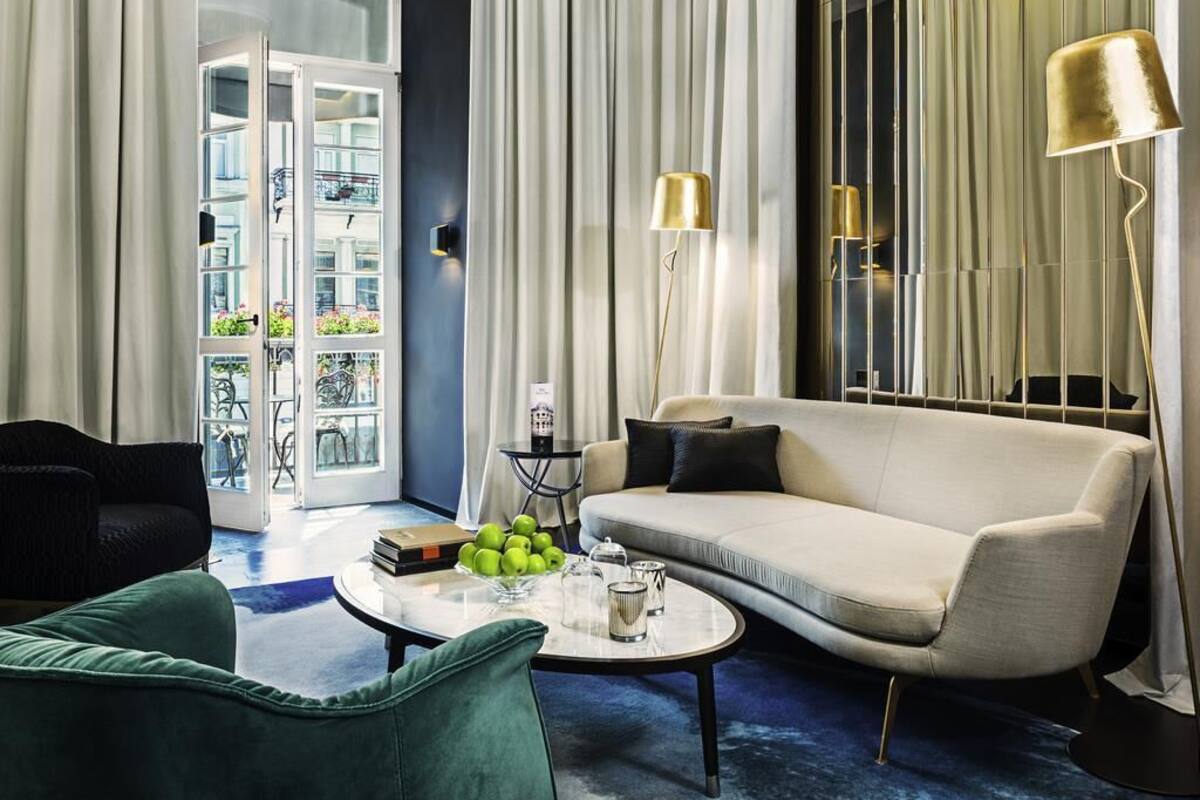 Suite Junior, 1 très grand lit, balcon, vue ville