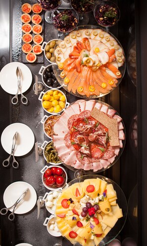 Frukostbuffé varje dag mot avgift