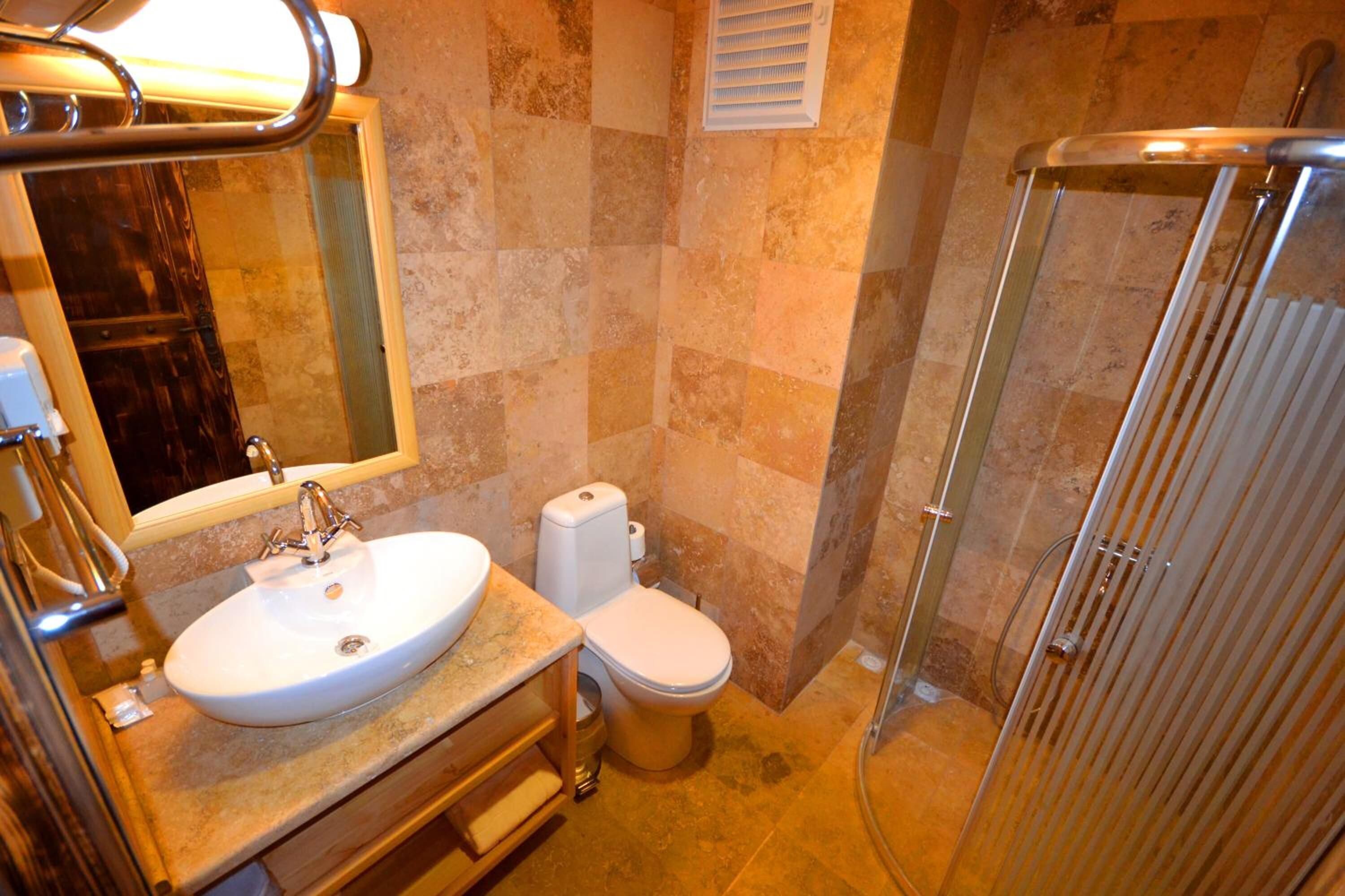 shower, free toiletries, hair dryer, slippers