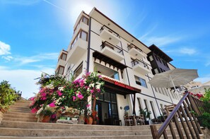 Front of property - Doada Hotel (Datça)
