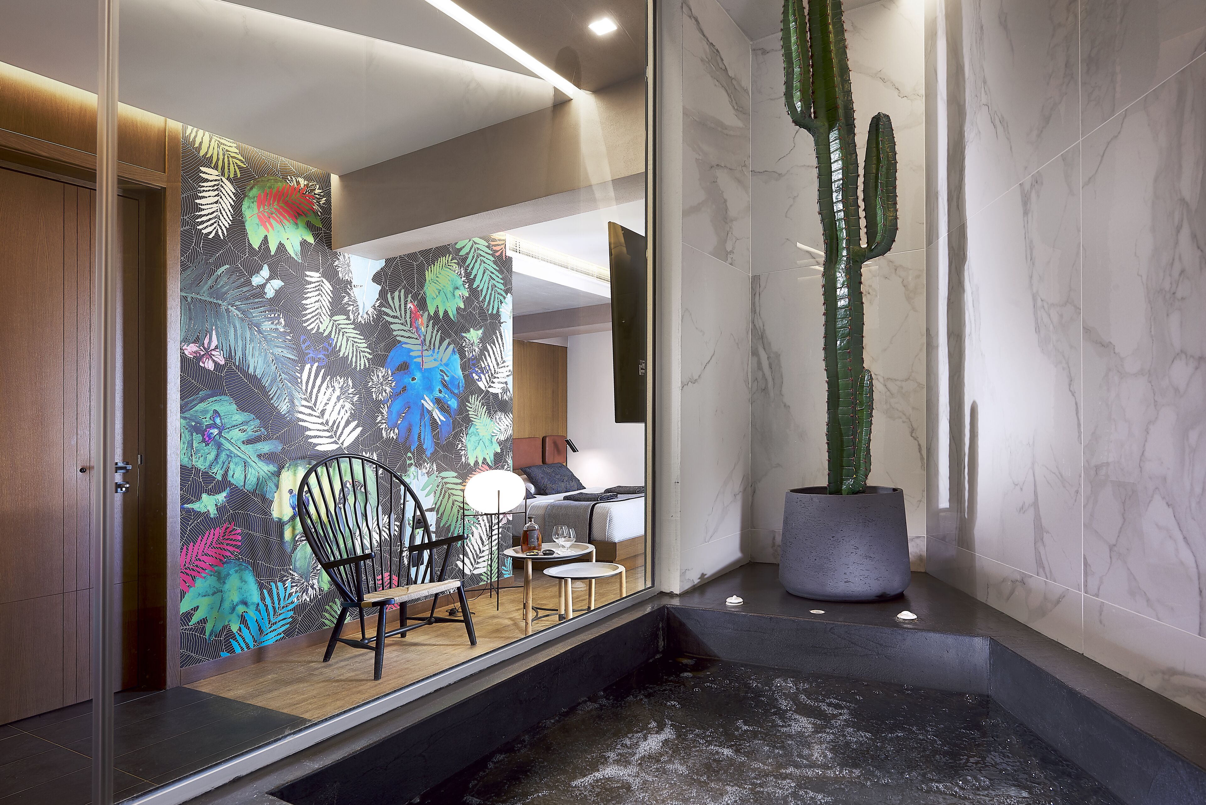 deluxe suite, sea view (indoor jetted tub) | private spa tub