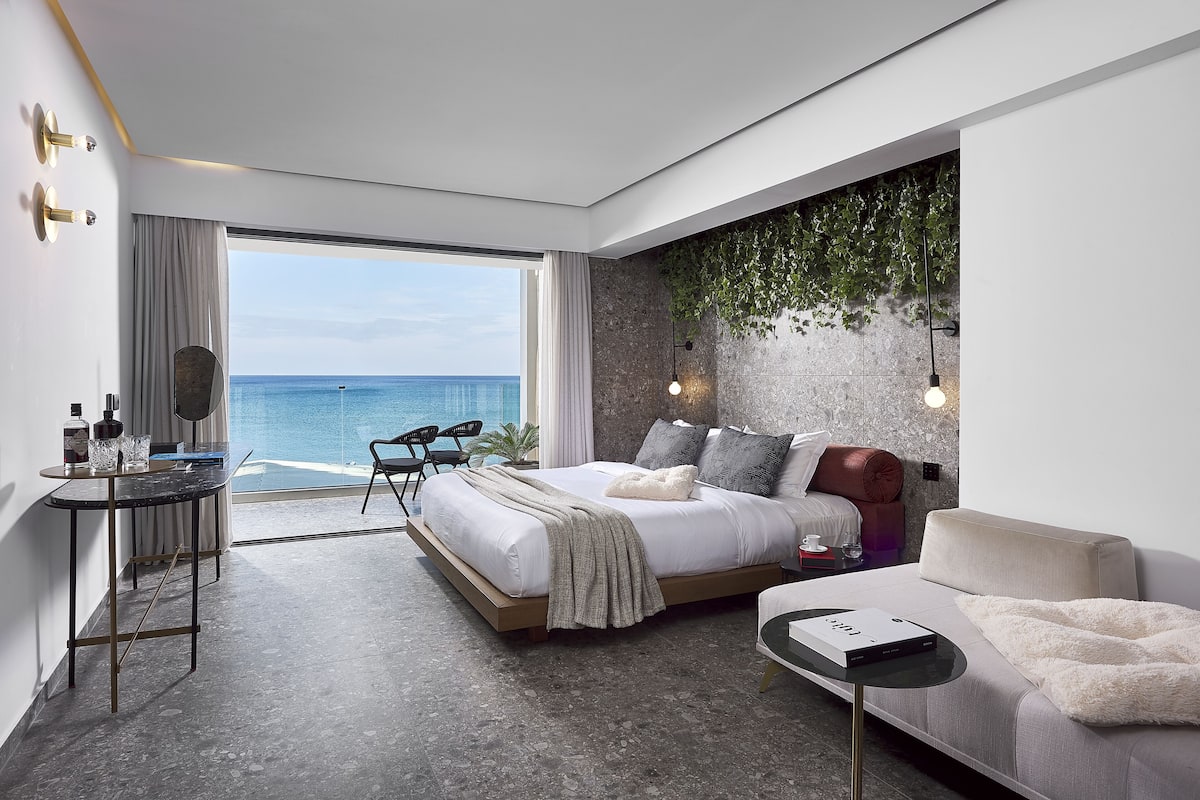 Executive Suite, Sea View (Outdoor Spa Bath) | Premium bedding, pillowtop beds, in-room safe, blackout drapes