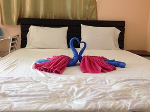Blackout drapes, free WiFi - Soi44 Rama2 Room for Rent (Bangkok)