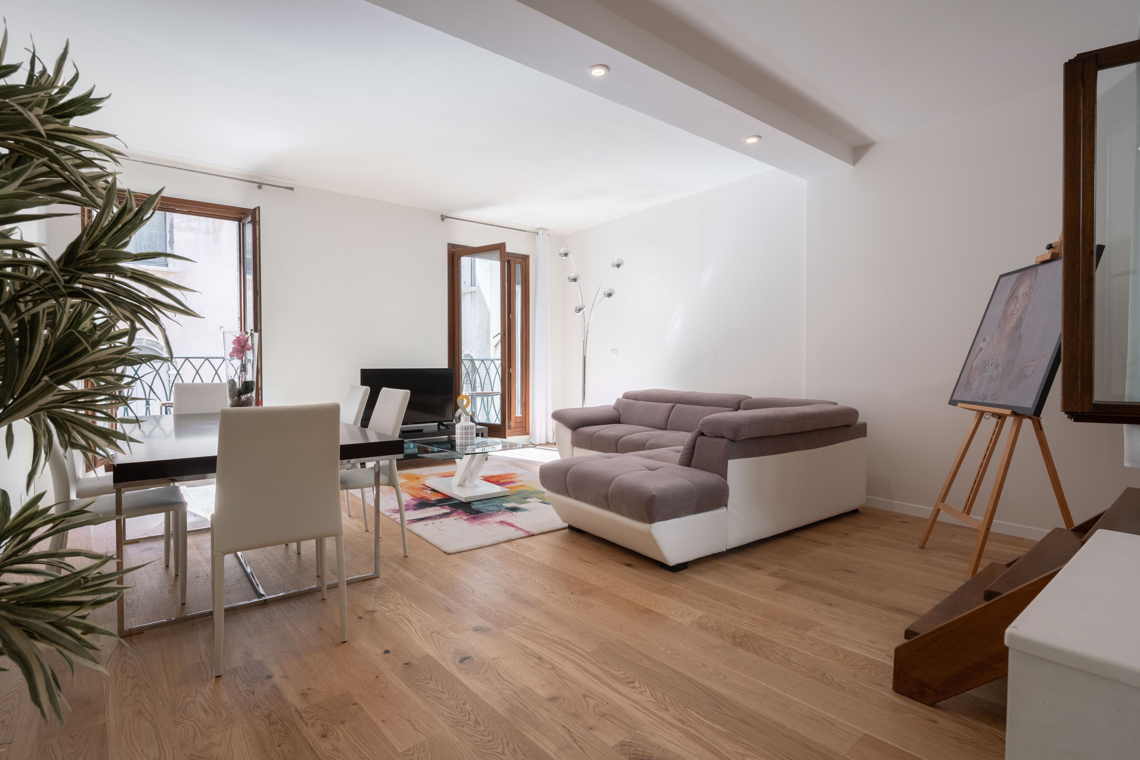 Apartamento, 2 quartos, terraço (Check-in online) | Sala de estar | TV de tela plana