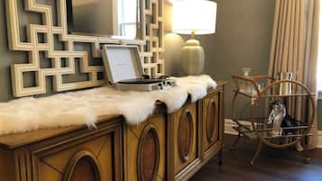The Dutchess Suite | Egyptian cotton sheets, premium bedding, individually decorated