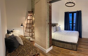 Design Room | Egyptian cotton sheets, premium bedding, individually decorated - The Dutchess Inn and Spa at Beacon (Beacon)