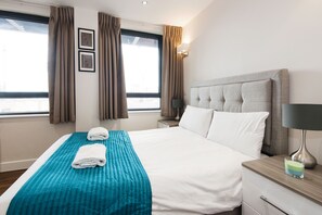 Superior Apartment, 2 Bedrooms, 2 Bathrooms | 1 bedroom, premium bedding, desk, iron/ironing board - Twyne House Apartments (London)