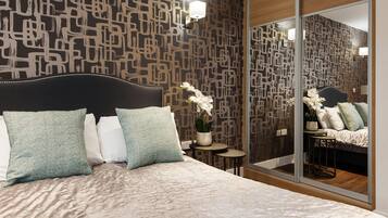 Departamento superior, 1 habitación | 1 habitación, ropa de cama de alta calidad y escritorio