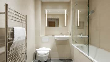 Superior Apartment, 2 Bedrooms | Bathroom | Combined shower/bathtub, free toiletries, hair dryer, towels