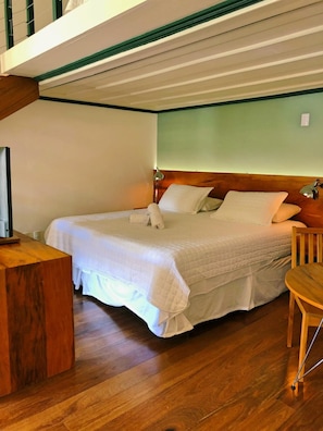Minibar, escritorio, wifi gratis y ropa de cama