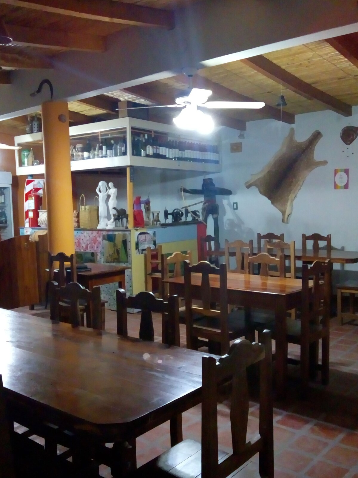 Se sirven desayunos, almuerzos, cenas y cocina local 