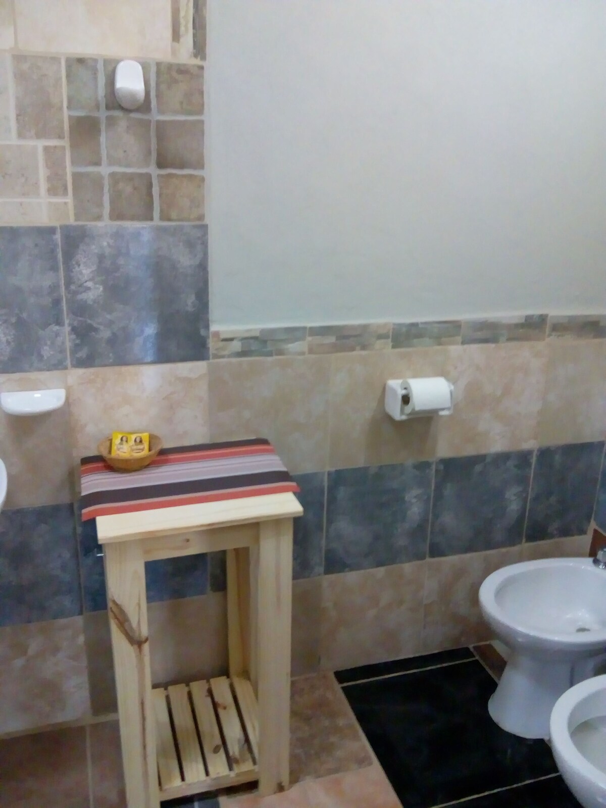Habitación doble | Escritorio, sistema de insonorización, tabla de planchar con plancha