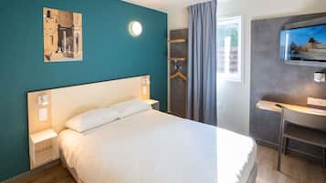 Phòng đôi | Bàn, màn/rèm cản sáng, phòng cách âm, bàn ủi/dụng cụ ủi quần áo