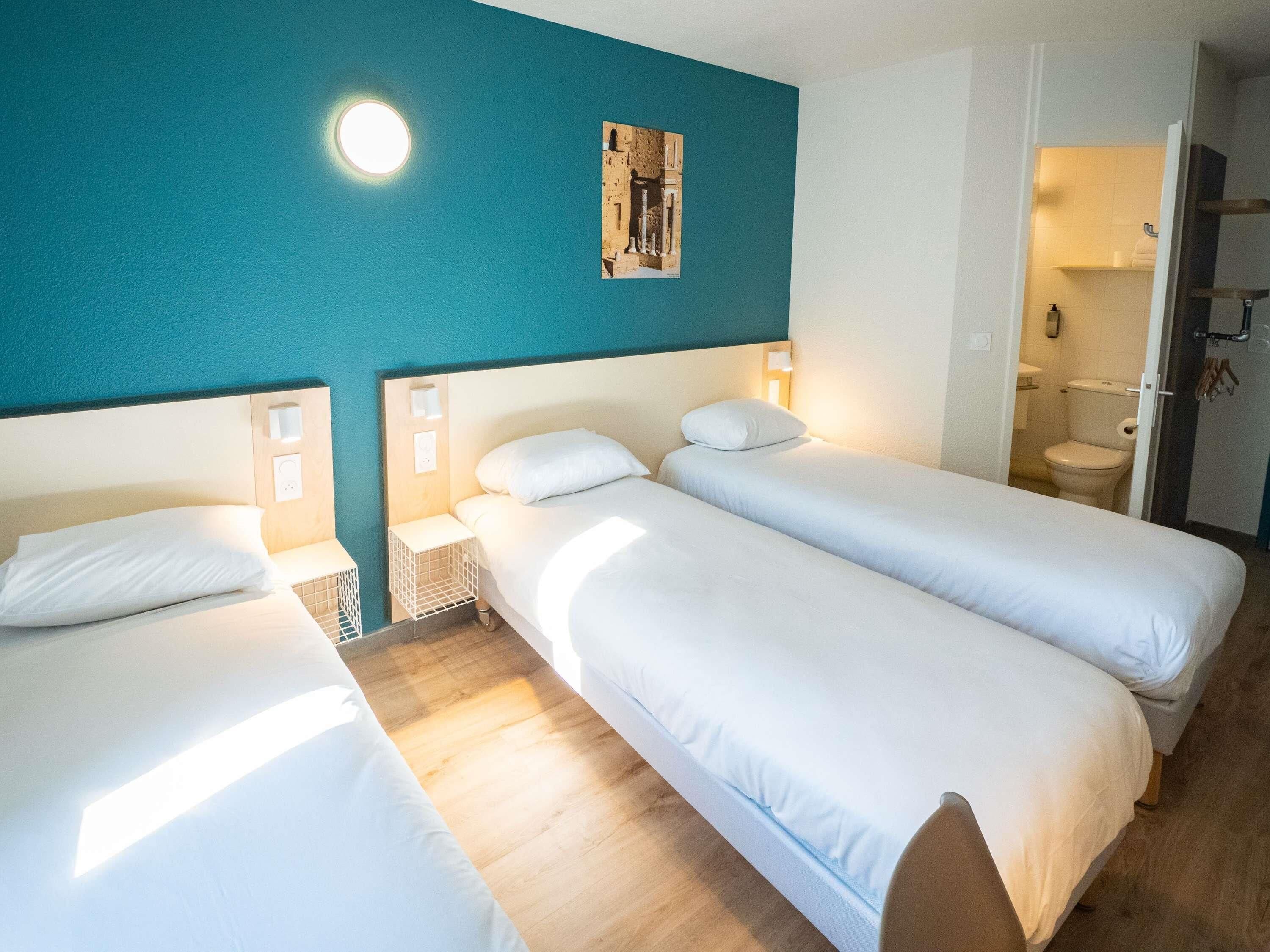 Triple Room, 3 Single Beds | Desk, blackout curtains, soundproofing, iron/ironing board