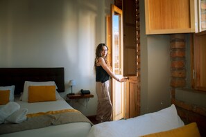 Superior Room, Balcony | Premium bedding, soundproofing, iron/ironing board, free WiFi - San Rocke House Hotel (Cuenca)