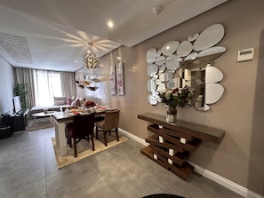 Phòng Suite Superior (De Luxe) | Khu phòng khách | TV màn hình phẳng