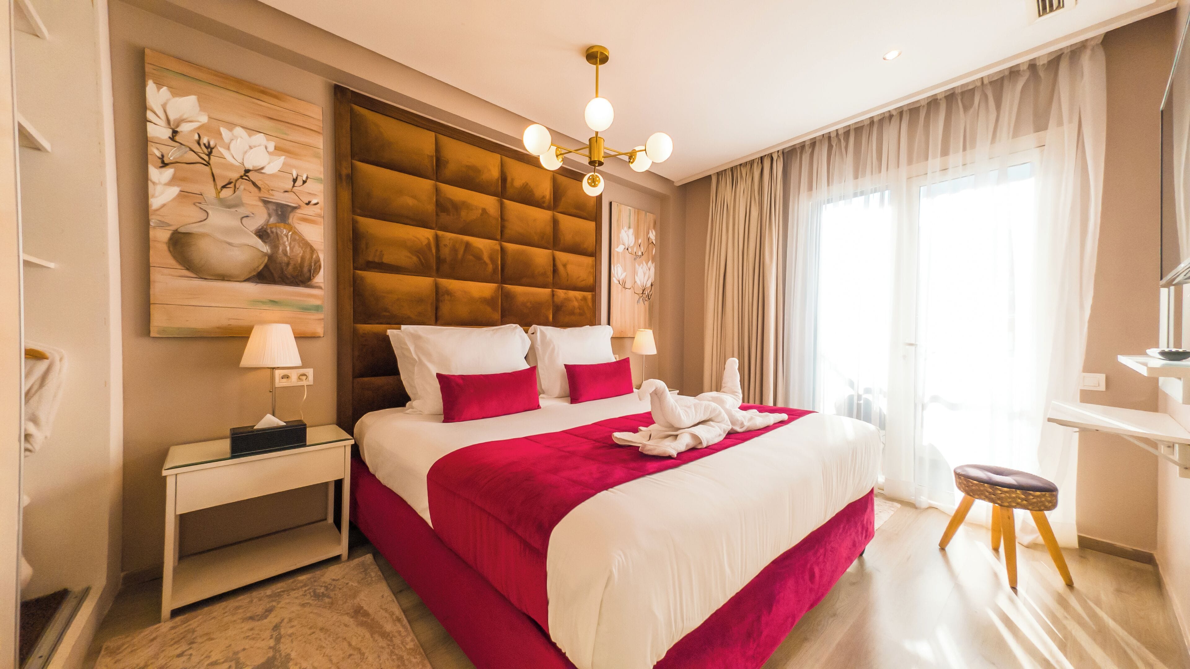 Suite (De Luxe) | Een kluis op de kamer, verduisterende gordijnen, wifi, rolstoeltoegang