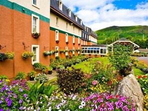 Shower, hair dryer, towels - Muthu Dalmally Hotel (Dalmally)