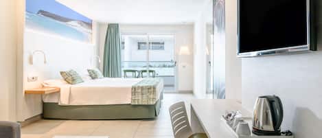 1 slaapkamer, een minibar, een bureau, geluiddichte muren