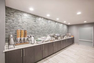 Desayuno continental incluido todos los días 