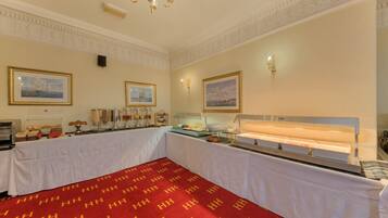 Daily full breakfast (GBP 13 per person)