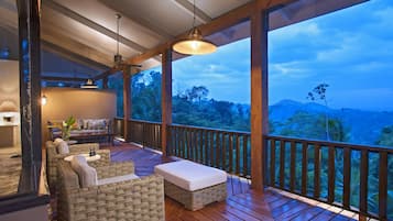 Signature Canopy Suite  | Balcony