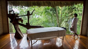 Couples treatment rooms, body treatments, hot stone massages