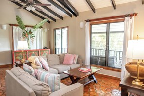 3 Bedroom Family Villa | Coin séjour