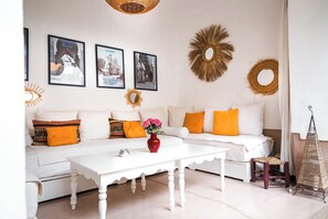 Rideaux occultants, fer et planche à repasser, Wi-Fi gratuit