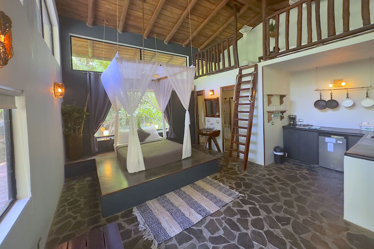 Suite Loft | In-room safe, free WiFi, bed sheets