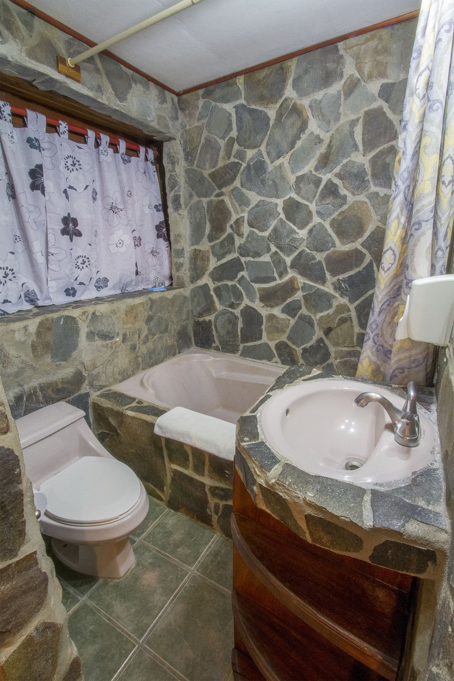 deluxe villa, ocean view | bathroom | towels