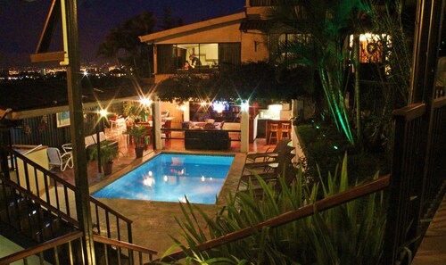 Casa Reflejos City View