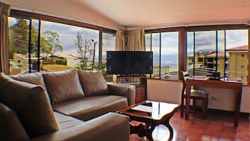 Classic Studio Suite, Kitchen, City View | In-room safe, iron/ironing board, free WiFi, bed sheets