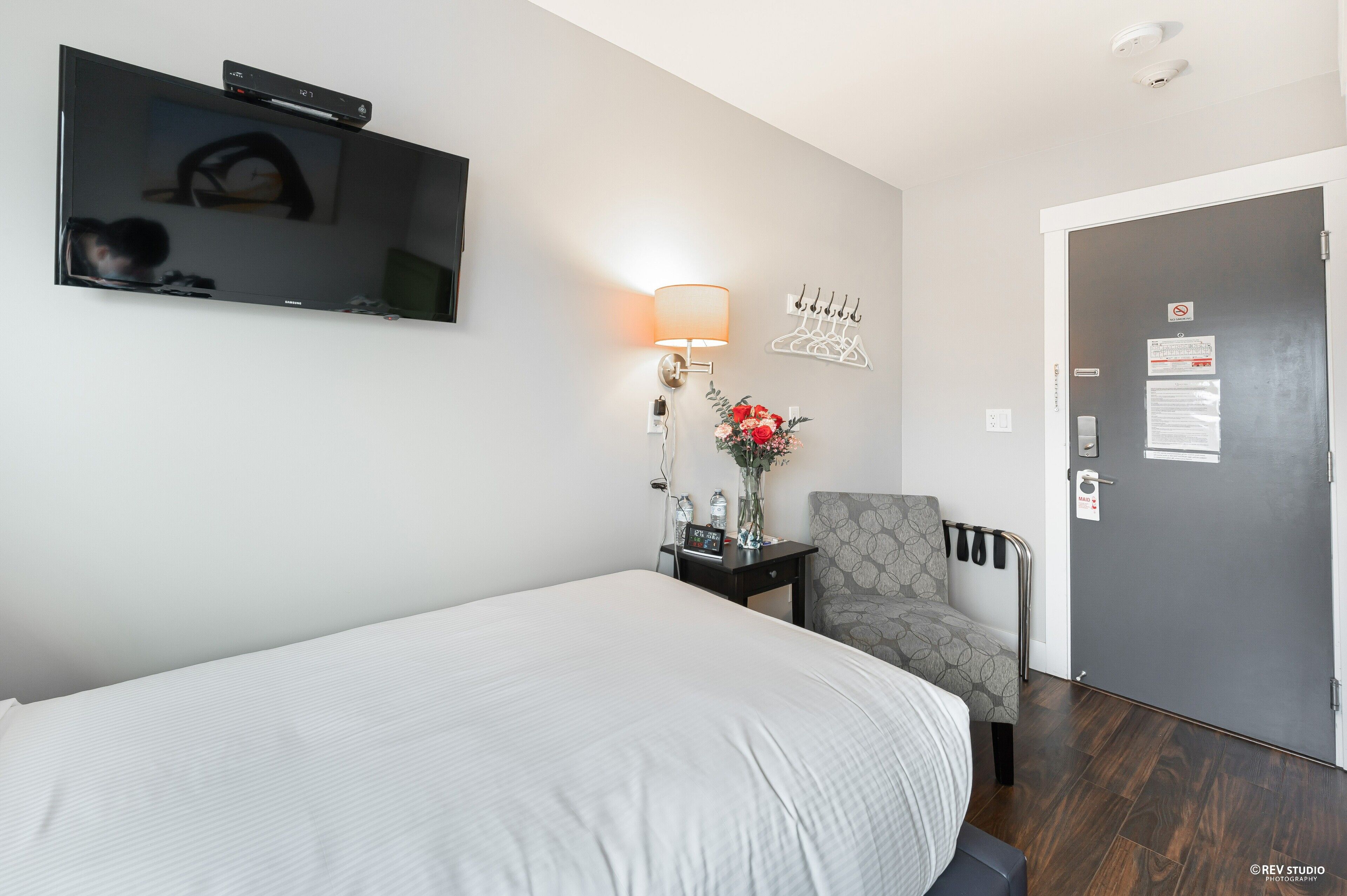 2 twin beds | 1 bedroom, premium bedding, pillow-top beds, in-room safe