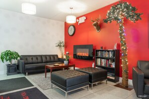 Lobby sitting area - Queens Hotel (New Westminster)