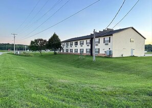 Exterior - Columbus Motel (Columbus Junction)