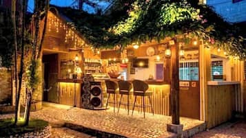 Bar à beira da piscina