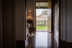 The Barracks, Smith suite | Living area | Fireplace, iPod dock - The Barracks Tocal (Tocal)