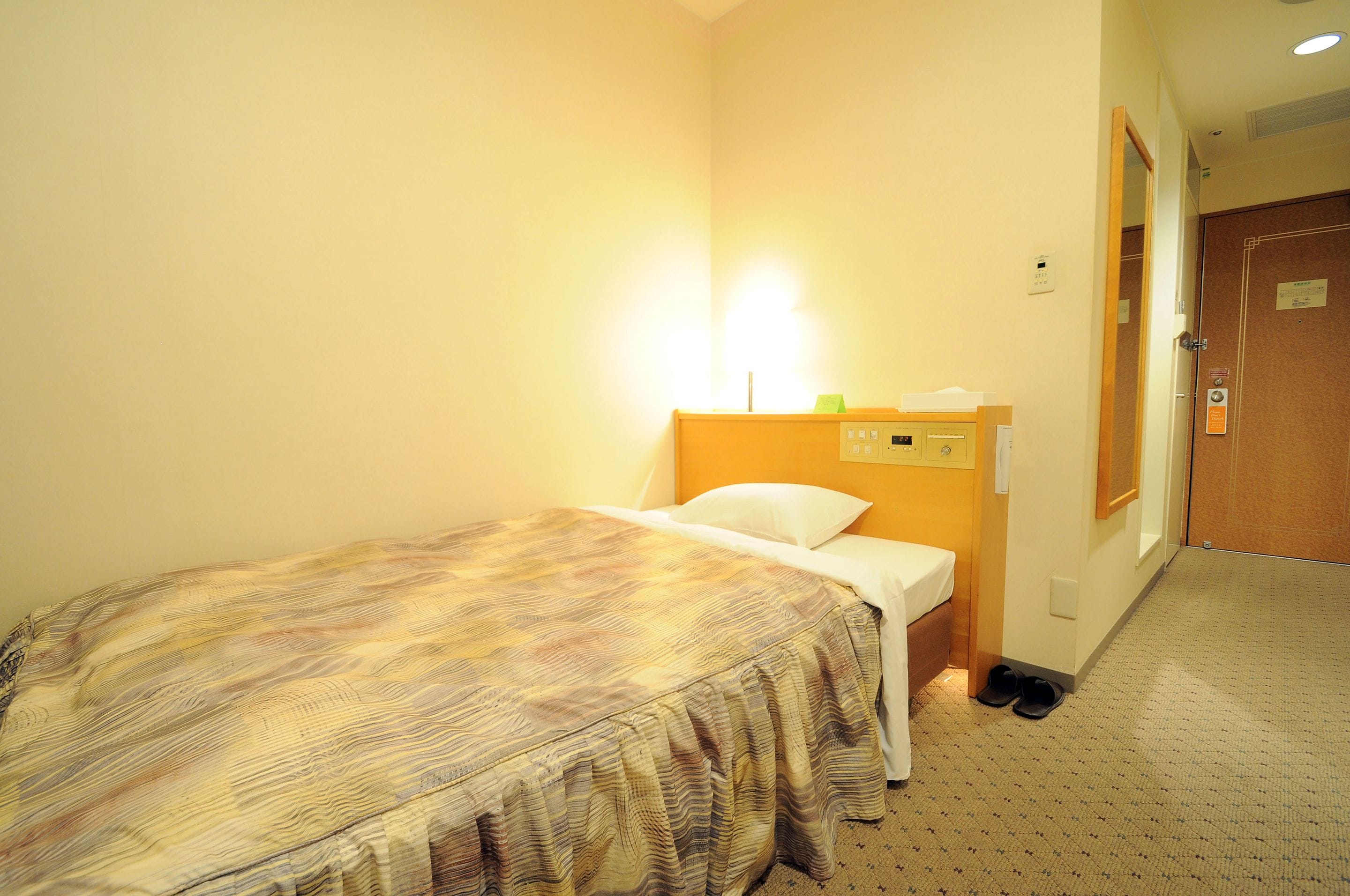 1 bedroom, desk, free wifi, bed sheets